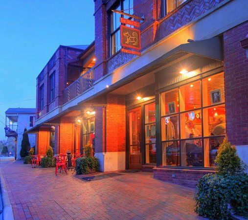 The Ugly Dog Pub-Highlands